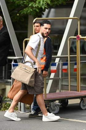 FOOTBALL : Depart de L Equipe de France pour rejoindre les Etats Unis pour participer Ã la coupe du monde de la FIFA - 10 06 2026 Rayan Cherki - L Equipe de France de football s envole du Bourget pour rejoindre Boston aux Etats Unis pour participer Ã la coupe du monde de la FIFA (du 11 juin au 19 juillet, aux Etats-Unis, au Canada et au Mexique), le 10 juin 2026. The French national football team is flying from Le Bourget to Boston in the United States to participate in the FIFA World Cup, WM, Weltmeisterschaft, Fussball (from June 11 to July 19, in the United States, Canada and Mexico), on June 10, 2026. Le BourgetFrance  Copyright: xPierrexPerusseaux xBestimagex