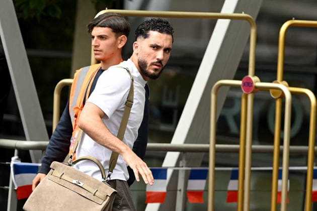 FOOTBALL : Depart de L Equipe de France pour rejoindre les Etats Unis pour participer Ã la coupe du monde de la FIFA - 10 06 2026 Rayan Cherki - L Equipe de France de football s envole du Bourget pour rejoindre Boston aux Etats Unis pour participer Ã la coupe du monde de la FIFA (du 11 juin au 19 juillet, aux Etats-Unis, au Canada et au Mexique), le 10 juin 2026. The French national football team is flying from Le Bourget to Boston in the United States to participate in the FIFA World Cup, WM, Weltmeisterschaft, Fussball (from June 11 to July 19, in the United States, Canada and Mexico), on June 10, 2026. Le BourgetFrance  Copyright: xPierrexPerusseaux xBestimagex