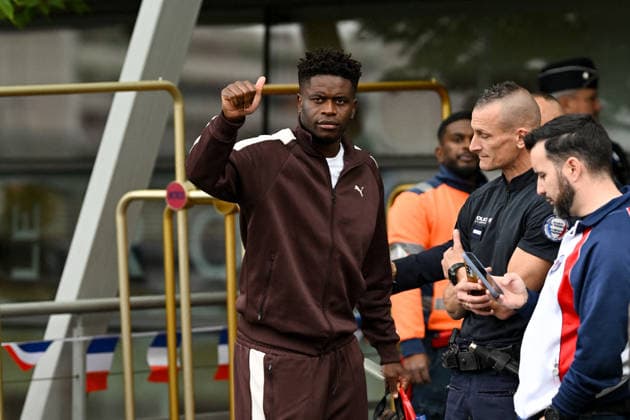 FOOTBALL : Depart de L Equipe de France pour rejoindre les Etats Unis pour participer Ã la coupe du monde de la FIFA - 10 06 2026 Brice Samba - L Equipe de France de football s envole du Bourget pour rejoindre Boston aux Etats Unis pour participer Ã la coupe du monde de la FIFA (du 11 juin au 19 juillet, aux Etats-Unis, au Canada et au Mexique), le 10 juin 2026. The French national football team is flying from Le Bourget to Boston in the United States to participate in the FIFA World Cup, WM, Weltmeisterschaft, Fussball (from June 11 to July 19, in the United States, Canada and Mexico), on June 10, 2026. Le BourgetFrance  Copyright: xPierrexPerusseaux xBestimagex