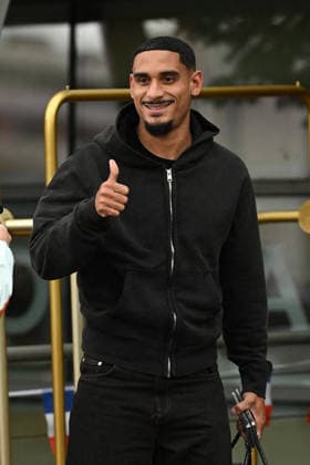 FOOTBALL : Depart de L Equipe de France pour rejoindre les Etats Unis pour participer Ã la coupe du monde de la FIFA - 10 06 2026 Maxence Lacroix - L Equipe de France de football s envole du Bourget pour rejoindre Boston aux Etats Unis pour participer Ã la coupe du monde de la FIFA (du 11 juin au 19 juillet, aux Etats-Unis, au Canada et au Mexique), le 10 juin 2026. The French national football team is flying from Le Bourget to Boston in the United States to participate in the FIFA World Cup, WM, Weltmeisterschaft, Fussball (from June 11 to July 19, in the United States, Canada and Mexico), on June 10, 2026. Le BourgetFrance  Copyright: xPierrexPerusseaux xBestimagex
