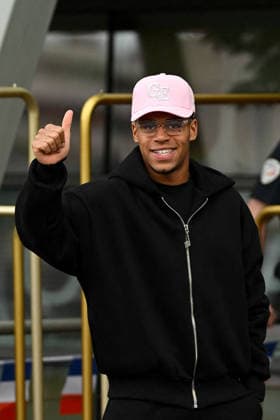 FOOTBALL : Depart de L Equipe de France pour rejoindre les Etats Unis pour participer Ã la coupe du monde de la FIFA - 10 06 2026 Desire Doue - L Equipe de France de football s envole du Bourget pour rejoindre Boston aux Etats Unis pour participer Ã la coupe du monde de la FIFA (du 11 juin au 19 juillet, aux Etats-Unis, au Canada et au Mexique), le 10 juin 2026. The French national football team is flying from Le Bourget to Boston in the United States to participate in the FIFA World Cup, WM, Weltmeisterschaft, Fussball (from June 11 to July 19, in the United States, Canada and Mexico), on June 10, 2026. Le BourgetFrance  Copyright: xPierrexPerusseaux xBestimagex