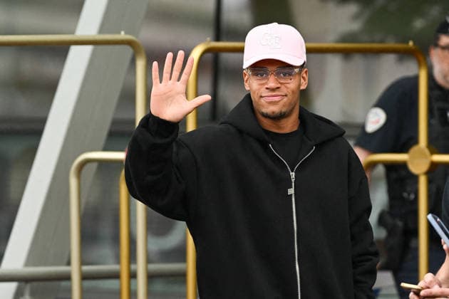 FOOTBALL : Depart de L Equipe de France pour rejoindre les Etats Unis pour participer Ã la coupe du monde de la FIFA - 10 06 2026 Desire Doue - L Equipe de France de football s envole du Bourget pour rejoindre Boston aux Etats Unis pour participer Ã la coupe du monde de la FIFA (du 11 juin au 19 juillet, aux Etats-Unis, au Canada et au Mexique), le 10 juin 2026. The French national football team is flying from Le Bourget to Boston in the United States to participate in the FIFA World Cup, WM, Weltmeisterschaft, Fussball (from June 11 to July 19, in the United States, Canada and Mexico), on June 10, 2026. Le BourgetFrance  Copyright: xPierrexPerusseaux xBestimagex