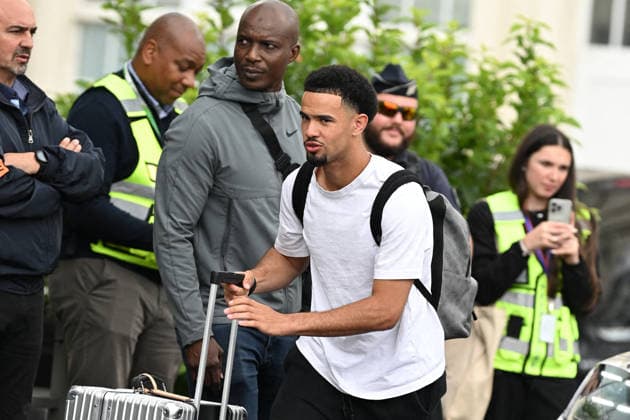 FOOTBALL : Depart de L Equipe de France pour rejoindre les Etats Unis pour participer Ã la coupe du monde de la FIFA - 10 06 2026 Warren Zaire-Emery - L Equipe de France de football s envole du Bourget pour rejoindre Boston aux Etats Unis pour participer Ã la coupe du monde de la FIFA (du 11 juin au 19 juillet, aux Etats-Unis, au Canada et au Mexique), le 10 juin 2026. The French national football team is flying from Le Bourget to Boston in the United States to participate in the FIFA World Cup, WM, Weltmeisterschaft, Fussball (from June 11 to July 19, in the United States, Canada and Mexico), on June 10, 2026. Le BourgetFrance  Copyright: xPierrexPerusseaux xBestimagex