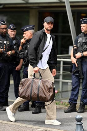 FOOTBALL : Depart de L Equipe de France pour rejoindre les Etats Unis pour participer Ã la coupe du monde de la FIFA - 10 06 2026 Adrien Rabiot - L Equipe de France de football s envole du Bourget pour rejoindre Boston aux Etats Unis pour participer Ã la coupe du monde de la FIFA (du 11 juin au 19 juillet, aux Etats-Unis, au Canada et au Mexique), le 10 juin 2026. The French national football team is flying from Le Bourget to Boston in the United States to participate in the FIFA World Cup, WM, Weltmeisterschaft, Fussball (from June 11 to July 19, in the United States, Canada and Mexico), on June 10, 2026. Le BourgetFrance  Copyright: xPierrexPerusseaux xBestimagex