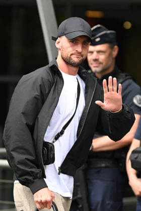 FOOTBALL : Depart de L Equipe de France pour rejoindre les Etats Unis pour participer Ã la coupe du monde de la FIFA - 10 06 2026 Adrien Rabiot - L Equipe de France de football s envole du Bourget pour rejoindre Boston aux Etats Unis pour participer Ã la coupe du monde de la FIFA (du 11 juin au 19 juillet, aux Etats-Unis, au Canada et au Mexique), le 10 juin 2026. The French national football team is flying from Le Bourget to Boston in the United States to participate in the FIFA World Cup, WM, Weltmeisterschaft, Fussball (from June 11 to July 19, in the United States, Canada and Mexico), on June 10, 2026. Le BourgetFrance  Copyright: xPierrexPerusseaux xBestimagex