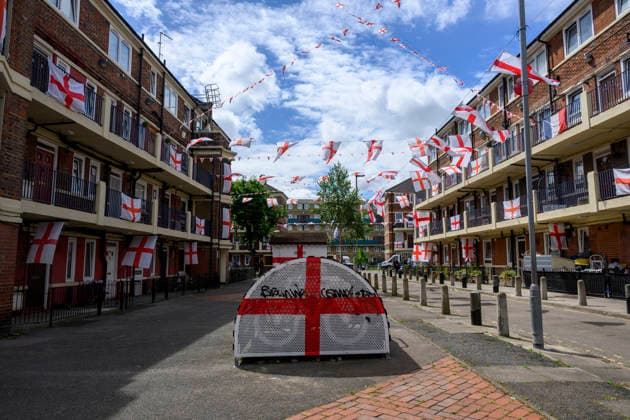 June 10, 2026, London, London, UK London, UK St George s flags decorates the Kirby housing estate in Bermondsey in support of the England football ahead of the World Cup football tournament being held in the United States of America St GeorgeÃ¢â¬â ¢s Flags Decorate Kirby Estate Before World Cup Football  - ZUMAl94_ 0858810565st Copyright: xRayxTangx