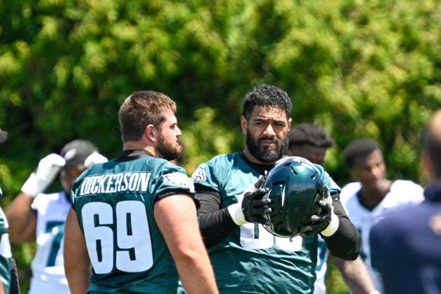 PHILADELPHIA, PA - JUNE 09: Philadelphia Eagles offensive tackle Jordan Mailata 68 and Philadelphia Eagles guard Landon Dickerson 69 are shown during the Philadelphia Eagles off season minicamp on June 9th, 2026 at the Jefferson Health Training Complex in Philadelphia, PA. (Photo by Terence Lewis Icon Sportswire) NFL, American Football Herren, USA JUN 09 Philadelphia Eagles Minicamp EDITORIAL USE ONLY Icon260609053