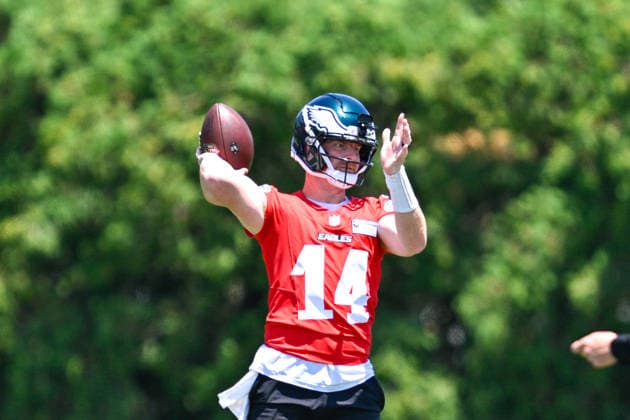 PHILADELPHIA, PA - JUNE 09: Philadelphia Eagles quarterback Andy Dalton 14 is shown during the Philadelphia Eagles off season minicamp on June 9th, 2026 at the Jefferson Health Training Complex in Philadelphia, PA. (Photo by Terence Lewis Icon Sportswire) NFL, American Football Herren, USA JUN 09 Philadelphia Eagles Minicamp EDITORIAL USE ONLY Icon260609057