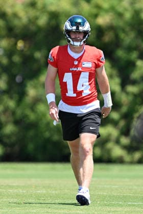 PHILADELPHIA, PA - JUNE 09: Philadelphia Eagles quarterback Andy Dalton 14 is shown during the Philadelphia Eagles off season minicamp on June 9th, 2026 at the Jefferson Health Training Complex in Philadelphia, PA. (Photo by Terence Lewis Icon Sportswire) NFL, American Football Herren, USA JUN 09 Philadelphia Eagles Minicamp EDITORIAL USE ONLY Icon260609063