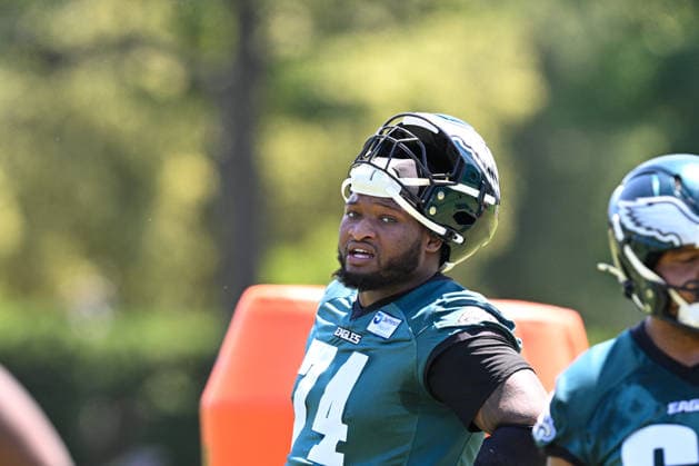 PHILADELPHIA, PA - JUNE 09: Philadelphia Eagles offensive tackle Fred Johnson 74 looks on during the Philadelphia Eagles off season minicamp on June 9th, 2026 at the Jefferson Health Training Complex in Philadelphia, PA. (Photo by Terence Lewis Icon Sportswire) NFL, American Football Herren, USA JUN 09 Philadelphia Eagles Minicamp EDITORIAL USE ONLY Icon260609068