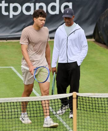 10 06 2026, Boss Open 2026, ATP Tour 250 Stuttgart, TTC Weissenhof, Tennis, Sport, in the picture Ben Shelton USA with father Bryan