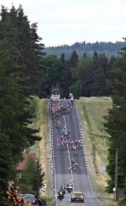Tour Auvergne - Rhone-Alpes 2026 Stage 4 MONTROND-LES-BAINS, FRANCE - JUNE 10 : illustration picture peloton during stage 4 of the 78th edition of Tour Auvergne - Rhone-Alpes an UCI World Tour 2.UWT cycling road race stage for Men Elite of 167.4 km with start in Le Puy-en-Velay and finish in Montrond-les-Bains on June 10, 2026 in Montrond-les-Bains, France, 10 06 2026 ( Motordriver Guy De Vuyst - Montrond-les-Bains France  Copyright: xVincentxKalutx