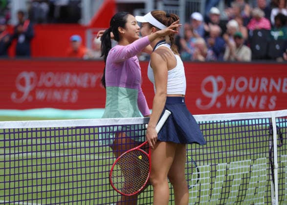 Tennis, WTA-Turnier in London, Queens Club #2 2026 HSBC Tennis Championships, Queens Club, London, UK - 10 06 2026 Iva Jovic (USA) celebrate her win against Alexandra Eala (PHI) in the HSBC 2026 Championships at Queens Club in London London Queens Club London GBR Copyright: xMarkxGreenwoodx