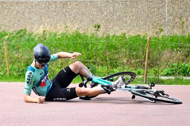 Circuit Franco Belge 2026 Cycling Race MONT-DE-L ENCLUS, BELGIUM - JUNE 10 : crash of Romeo Sergio (ESP) of Equipo Kern Pharma during the 85th edition of Circuit Franco Belge an UCI ProSeries 1.Pro one day cycling road race for Men Elite of 195.6 km with start in Tournai and finish in Mont-de-L enclus on June 10, 2026 in Mont-de-L enclus, Belgium, 10 06 2026 ( Motordriver Stephan Boone - Mont-de-L enclus Belgium  Copyright: xTomasxSiskx