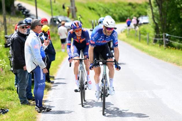 Tour Auvergne - Rhone-Alpes 2026 Stage 4 MONTROND-LES-BAINS, FRANCE - JUNE 10 : Leemreize Gijs (NED) of Team Picnic PostNL, Houle Hugo (CAN) of Alpecin - Premier Tech during stage 4 of the 78th edition of Tour Auvergne - Rhone-Alpes an UCI World Tour 2.UWT cycling road race stage for Men Elite of 167.4 km with start in Le Puy-en-Velay and finish in Montrond-les-Bains on June 10, 2026 in Montrond-les-Bains, France, 10 06 2026 ( Motordriver Guy De Vuyst - Montrond-les-Bains France  Copyright: xVincentxKalutx