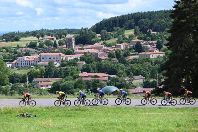 Tour Auvergne - Rhone-Alpes 2026 Stage 4 MONTROND-LES-BAINS, FRANCE - JUNE 10 : illustration picture of the riders during stage 4 of the 78th edition of Tour Auvergne - Rhone-Alpes an UCI World Tour 2.UWT cycling road race stage for Men Elite of 167.4 km with start in Le Puy-en-Velay and finish in Montrond-les-Bains on June 10, 2026 in Montrond-les-Bains, France, 10 06 2026 ( Motordriver Guy De Vuyst - Montrond-les-Bains France  Copyright: xVincentxKalutx