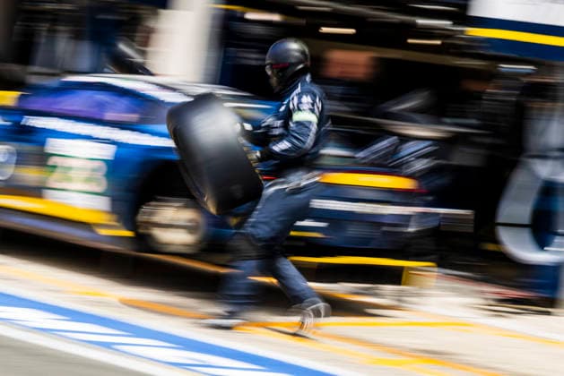24 HEURES DU MANS 2026 - FREE PRACTICE AND QUALIFIYING SESSION Heart of Racing Team mechanic, mecanicien during the Free Practice and Qualifying session of the 24 Hours of Le Mans 2026, 3rd round of the 2026 FIA World Endurance Championship, from June 10 to 11, 2026 on the Circuit des 24 Heures du Mans in Le Mans, France - Le MansFrance  Copyright: xCharlyxLopezx