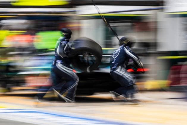 24 HEURES DU MANS 2026 - FREE PRACTICE AND QUALIFIYING SESSION Heart of Racing Team mechanic, mecanicien during the Free Practice and Qualifying session of the 24 Hours of Le Mans 2026, 3rd round of the 2026 FIA World Endurance Championship, from June 10 to 11, 2026 on the Circuit des 24 Heures du Mans in Le Mans, France - Le MansFrance  Copyright: xCharlyxLopezx