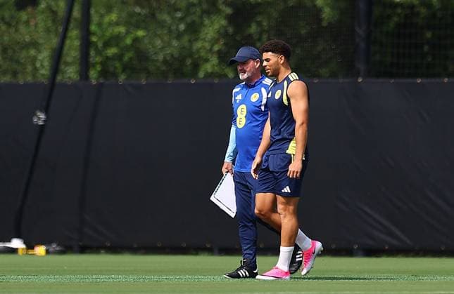 Steve Clarke head coach of Scotland and Che Adams of Scotland Scotland Training Session and press conference, PK, Pressekonferenz 2026 FIFA World Cup, WM, Weltmeisterschaft, Fussball Football, Atrium Health Performance Park, Charlotte, USA - 10 Jun 2026Charlotte Atrium Health Performance Park United States of America EDITORIAL USE ONLY No use with unauthorised audio, video, data, fixture lists, club league logos or live services. Online in-match use limited to 120 images, no video emulation. No use in betting, games or single club league player publications.  Copyright: xMichaelxZemanek Shutterstockx 16919987ac