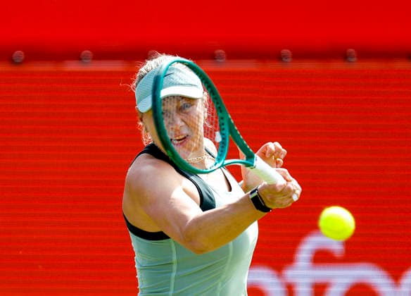 RECORD DATE NOT STATED 10th June 2026; HSBC Championships, Queens Club, West Kensington, London, England; HSBC Championships Tennis, Day One; Amanda Anisimova (USA) plays a forehand shot against Laura Siegemund (GER) HongboxChen