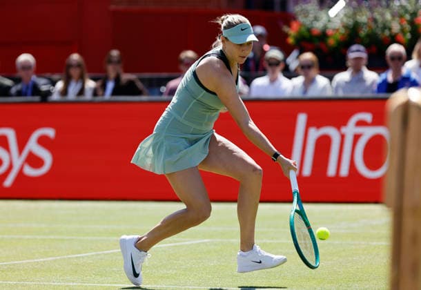 Tennis, WTA-Turnier in London, Queens Club #2 RECORD DATE NOT STATED 10th June 2026; HSBC Championships, Queens Club, West Kensington, London, England; HSBC Championships Tennis, Day One; Amanda Anisimova (USA) plays a forehand shot against Laura Siegemund (GER) HongboxChen