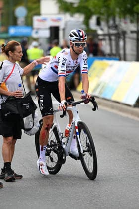 10-06-2026 Tour Auvergne - Rhone Alpes; Tappa 04 Le Puy En Velay - Montrond Les Bains; 2026, Net Company - Ineos; Watson, Samuel; Montrond Les Bains; 