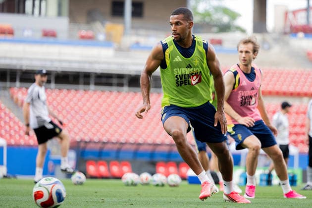 260610 Isak Hien of the Swedish national football team at a training session during day 1 of the FIFA World Cup 2026 on June 10, 2026 in Dallas Photo Petter Arvidson BILDBYRAN kod PA PA1227 fotboll football soccer fotball vm fotbolls vm fotball vm fotbolls vm 2026 fifa world cup 2026 träning practice training sverige sweden sverige a day 1 bbeng  Copyright: PETTERxARVIDSON BB260610PA013