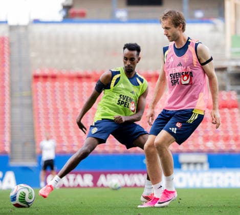 260610 Taha Ali and Benjamin Nygren of the Swedish national football team at a training session during day 1 of the FIFA World Cup 2026 on June 10, 2026 in Dallas Photo Petter Arvidson BILDBYRAN kod PA PA1227 fotboll football soccer fotball vm fotbolls vm fotball vm fotbolls vm 2026 fifa world cup 2026 träning practice training sverige sweden sverige a day 1 bbeng  Copyright: PETTERxARVIDSON BB260610PA015