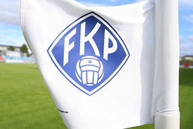 10 06 2026, xrekx, Fußball Relegation Regionalliga Suedwest , FK Pirmasens VfR Mannheim v l Eckfahne Logo Wappen Symbolbild Symbolfoto, Symbolbild, Symbol Stadion, symbolic photo, symbolic image, symbolic stadium DFL DFB REGULATIONS PROHIBIT ANY USE OF PHOTOGRAPHS as IMAGE SEQUENCES and or QUASI VIDEO Pirmasens