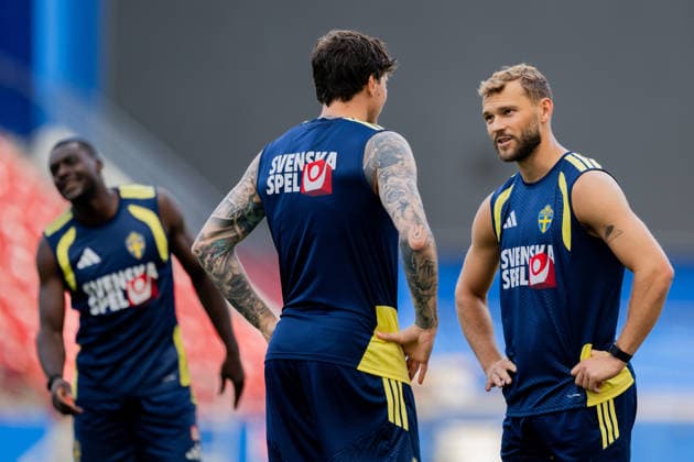 260610 Victor Nilsson Lindelöf and Jesper Karlström of the Swedish national football team at a training session during day 1 of the FIFA World Cup 2026 on June 10, 2026 in Dallas Photo Petter Arvidson BILDBYRAN kod PA PA1227 fotboll football soccer fotball vm fotbolls vm fotball vm fotbolls vm 2026 fifa world cup 2026 träning practice training sverige sweden sverige a day 1 bbeng  Copyright: PETTERxARVIDSON BB260610PA038