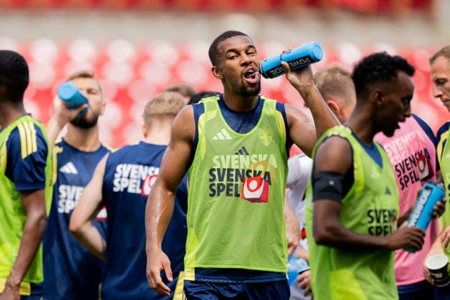 260610 Isak Hien of the Swedish national football team at a training session during day 1 of the FIFA World Cup 2026 on June 10, 2026 in Dallas Photo Petter Arvidson BILDBYRAN kod PA PA1227 fotboll football soccer fotball vm fotbolls vm fotball vm fotbolls vm 2026 fifa world cup 2026 träning practice training sverige sweden sverige a day 1 bbeng  Copyright: PETTERxARVIDSON BB260610PA080