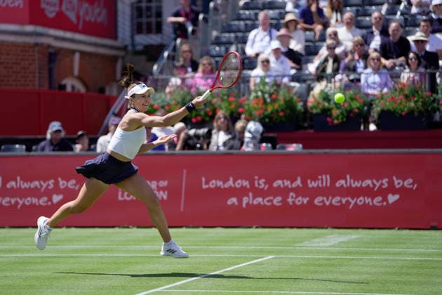 HSBC Championships - Day Three Iva Jovic of the United States competes during her Round of 16 singles match at The HSBC Championships 2026 Women s tennis tournament at The Queen s Club in London, England, on June 10, 2026. London Greater London United Kingdom  Copyright: xOwenxHammondx originalFilename:hammond-thehsbcc260610_npRwp.jpg