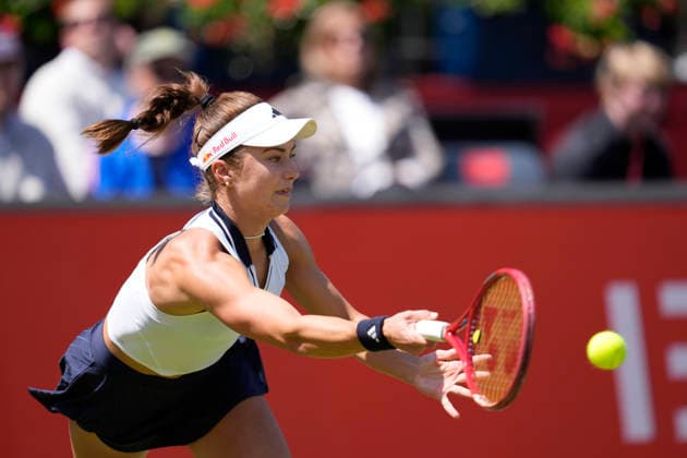 HSBC Championships - Day Three Iva Jovic of the United States competes during her Round of 16 singles match at The HSBC Championships 2026 Women s tennis tournament at The Queen s Club in London, England, on June 10, 2026. London Greater London United Kingdom  Copyright: xOwenxHammondx originalFilename:hammond-thehsbcc260610_npqAR.jpg