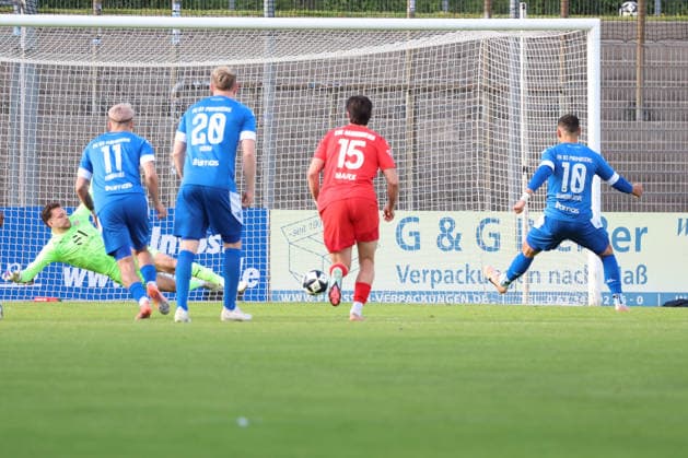 10 06 2026, xrekx, Soccer Relegation Regionalliga Suedwest , FK Pirmasens VfR Mannheim v l David Nreca Bisinger VfR Mannheim Penalty kept by Luka Dimitrijevic FK Pirmasens DFL DFB REGULATIONS PROHIBIT ANY USE OF PHOTOGRAPHS as IMAGE SEQUENCES and or QUASI VIDEO Pirmasens