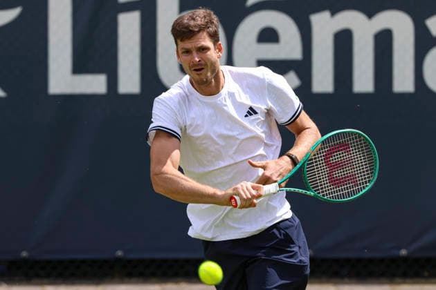 Libema Open Grass Court Championships S-HERTOGENBOSCH, NETHERLANDS: Hubert Hurkacz of Poland in action during the tennis game against Marton Fucsovics of Hungary at the Autotron venue during the the Rosmalen Grass Court Championships LibÃ ma Open Tournament, an ATP, Tennis Herren 250 event in Den Bosch, the Netherlands on June 10, 2026 Den Bosch Netherlands  Copyright: xNicolasxEconomoux originalFilename:oikonomou-notitle260610_npARc.jpg