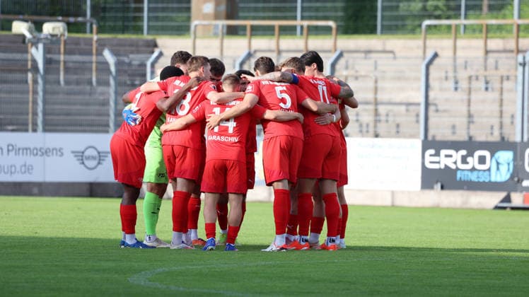 10 06 2026, xrekx, Soccer Relegation Regionalliga Suedwest , FK Pirmasens VfR Mannheim v l Teamkreis VfR Mannheim DFL DFB REGULATIONS PROHIBIT ANY USE OF PHOTOGRAPHS as IMAGE SEQUENCES and or QUASI VIDEO Pirmasens