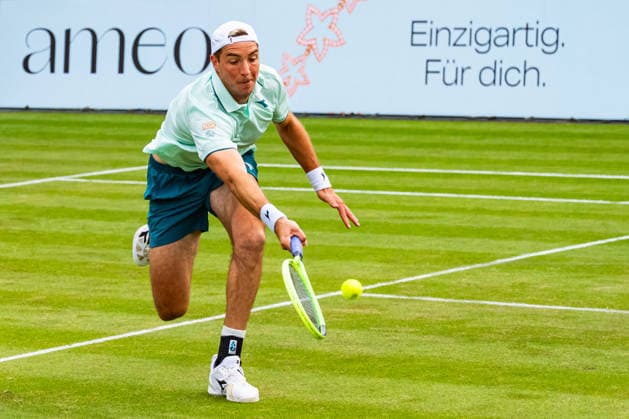 Stuttgart, GERMANY - June 10: Jan-Lennard Struff (GER) during the Singles Match between Jan-Lennard Struff (GER) vs. Alexander Bublik (KAZ)at BOSS OPEN 2026, Tennisanlage Weissenhof on June 10, 2026 in Stuttgart, Germany. Baden-Württemberg Germany Copyright: xTimoxSteinx