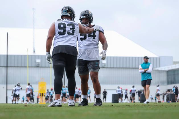 JACKSONVILLE, FL - JUNE 10: Jacksonville Jaguars defensive end Matt Dickerson (93) and Jacksonville Jaguars defensive lineman T.J. Bollers (94) work on a drill during Minicamp on June 10, 2026 at Miller Electric Center in Jacksonville, Fl. (Photo by David Rosenblum Icon Sportswire) NFL, American Football Herren, USA JUN 10 Jacksonville Jaguars Minicamp EDITORIAL USE ONLY Icon260610161751
