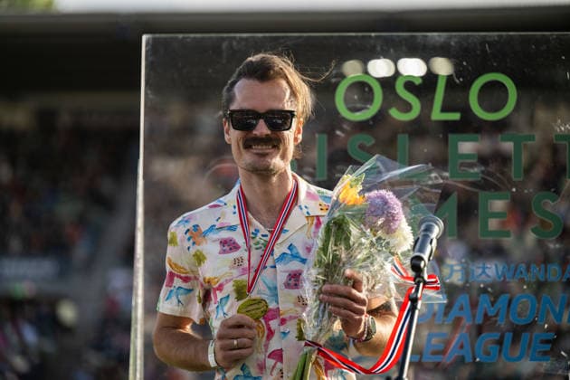 260610 Henrik Ingebrigtsen of Norway receives the Bislett Medal during the Diamond League athletics competition Bislett Games on June 10, 2026 in Oslo Photo Jon Olav Nesvold BILDBYRAN COP 217 MM0071 bbeng friidrett friidrott athletics diamond league bislett games 2026 bislett games norge norway  Copyright: JONxOLAVxNESVOLD BB260610JE024