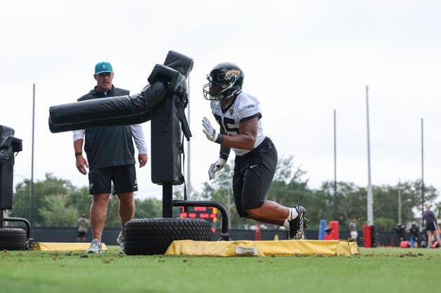 JACKSONVILLE, FL - JUNE 10: Jacksonville Jaguars defensive end B.J. Green II (95) works on a drill during Minicamp on June 10, 2026 at Miller Electric Center in Jacksonville, Fl. (Photo by David Rosenblum Icon Sportswire) NFL, American Football Herren, USA JUN 10 Jacksonville Jaguars Minicamp EDITORIAL USE ONLY Icon260610161906