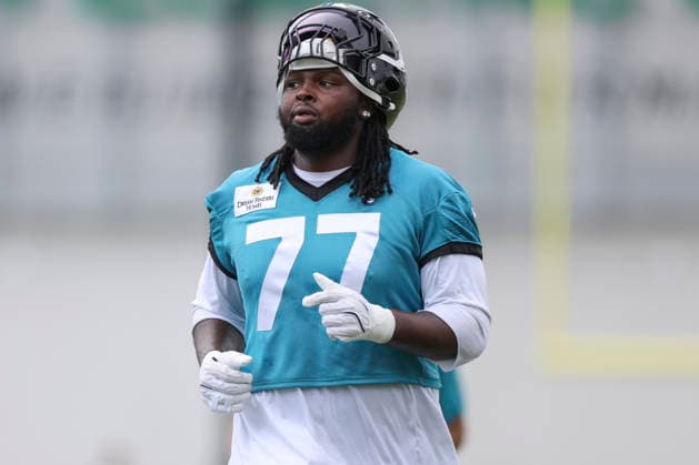 JACKSONVILLE, FL - JUNE 10: Jacksonville Jaguars offensive tackle Anton Harrison (77) during Minicamp on June 10, 2026 at Miller Electric Center in Jacksonville, Fl. (Photo by David Rosenblum Icon Sportswire) NFL, American Football Herren, USA JUN 10 Jacksonville Jaguars Minicamp EDITORIAL USE ONLY Icon260610162306