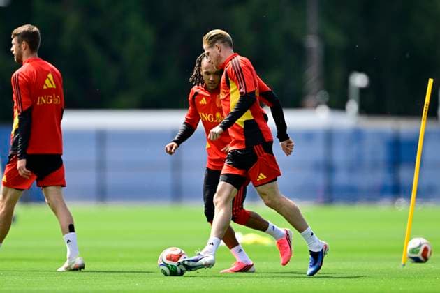 Belgian national football team - FIFA World Cup, WM, Weltmeisterschaft, Fussball 2026 - media activities 10 06 2026 RENTON, UNITED STATES OF AMERICA - JUNE 10 : De Bruyne Kevin forward of Belgium and Moreira Da Silva Diego defender of Belgium pictured during a training session of the Belgian national football team during the FIFA World Cup 2026 on June 10, 2026 in Renton, United States of America, 10 06 2026 Renton United States of America  Copyright: xJanxDexMeuleneirx