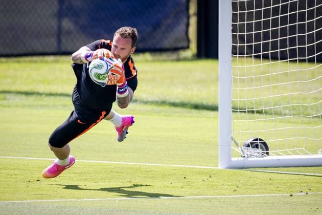 KANSAS CITY - Netherlands goalkeeper Mark Flekken during a training session of the Dutch national team, Nationalteam at Riverside Stadium on June 10, 2026, in Kansas City. The Dutch national team is preparing for the 2026 FIFA World Cup, WM, Weltmeisterschaft, Fussball ROBIN VAN LONKHUIJSEN ANP xVIxANPxSportx xxANPxIVx 560667947 originalFilename: 560667947.jpg