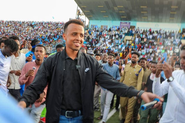 Somali referee Artan greeted by fans after being denied US entry for World Cup MOGADISHU, SOMALIA - JUNE 10: Somali referee Omar Abdulkadir Artan greets fans who show support for him, after he was denied entry into the United States where he had traveled to take part in the World Cup organization and was forced to return to his country, in Mogadishu, Somalia on June 10, 2026. Abuukar Mohamed Muhidin Anadolu Mogadishu Somalia. Editorial use only. Please get in touch for any other usage.  Copyright: x2026xAnadoluxAbuukarxMohamedxMuhidinx