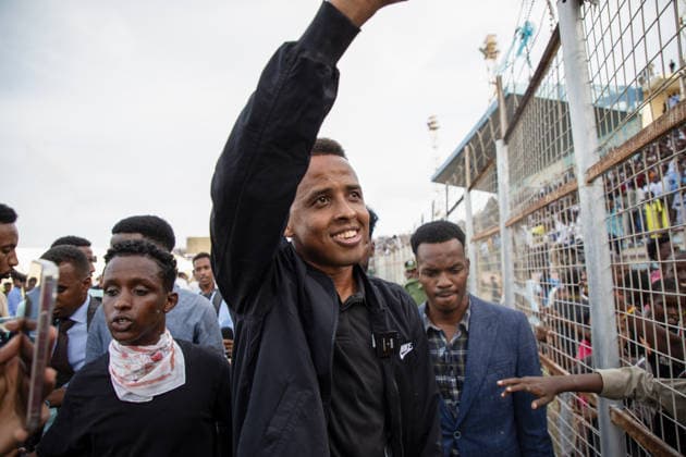Somali referee Artan greeted by fans after being denied US entry for World Cup MOGADISHU, SOMALIA - JUNE 10: Somali referee Omar Abdulkadir Artan greets fans who show support for him, after he was denied entry into the United States where he had traveled to take part in the World Cup organization and was forced to return to his country, in Mogadishu, Somalia on June 10, 2026. Abuukar Mohamed Muhidin Anadolu Mogadishu Somalia. Editorial use only. Please get in touch for any other usage.  Copyright: x2026xAnadoluxAbuukarxMohamedxMuhidinx