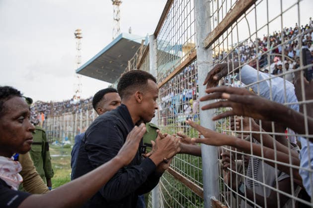 Somali referee Artan greeted by fans after being denied US entry for World Cup MOGADISHU, SOMALIA - JUNE 10: Somali referee Omar Abdulkadir Artan greets fans who show support for him, after he was denied entry into the United States where he had traveled to take part in the World Cup organization and was forced to return to his country, in Mogadishu, Somalia on June 10, 2026. Abuukar Mohamed Muhidin Anadolu Mogadishu Somalia. Editorial use only. Please get in touch for any other usage.  Copyright: x2026xAnadoluxAbuukarxMohamedxMuhidinx