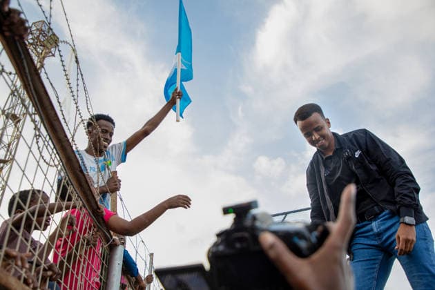 Somali referee Artan greeted by fans after being denied US entry for World Cup MOGADISHU, SOMALIA - JUNE 10: Somali referee Omar Abdulkadir Artan greets fans who show support for him, after he was denied entry into the United States where he had traveled to take part in the World Cup organization and was forced to return to his country, in Mogadishu, Somalia on June 10, 2026. Abuukar Mohamed Muhidin Anadolu Mogadishu Somalia. Editorial use only. Please get in touch for any other usage.  Copyright: x2026xAnadoluxAbuukarxMohamedxMuhidinx