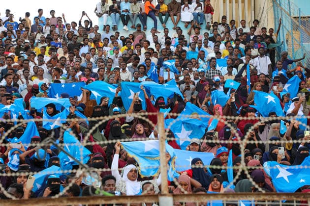 Somali referee Artan greeted by fans after being denied US entry for World Cup MOGADISHU, SOMALIA - JUNE 10: Somali referee Omar Abdulkadir Artan greets fans who show support for him, after he was denied entry into the United States where he had traveled to take part in the World Cup organization and was forced to return to his country, in Mogadishu, Somalia on June 10, 2026. Abuukar Mohamed Muhidin Anadolu Mogadishu Somalia. Editorial use only. Please get in touch for any other usage.  Copyright: x2026xAnadoluxAbuukarxMohamedxMuhidinx
