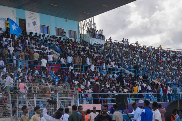 Somali referee Artan greeted by fans after being denied US entry for World Cup MOGADISHU, SOMALIA - JUNE 10: Somali referee Omar Abdulkadir Artan greets fans who show support for him, after he was denied entry into the United States where he had traveled to take part in the World Cup organization and was forced to return to his country, in Mogadishu, Somalia on June 10, 2026. Abuukar Mohamed Muhidin Anadolu Mogadishu Somalia. Editorial use only. Please get in touch for any other usage.  Copyright: x2026xAnadoluxAbuukarxMohamedxMuhidinx