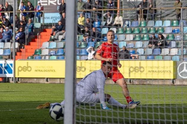 Alexandru Paraschiv (14) mit der riesigen Chance auf die Führung für den VfR